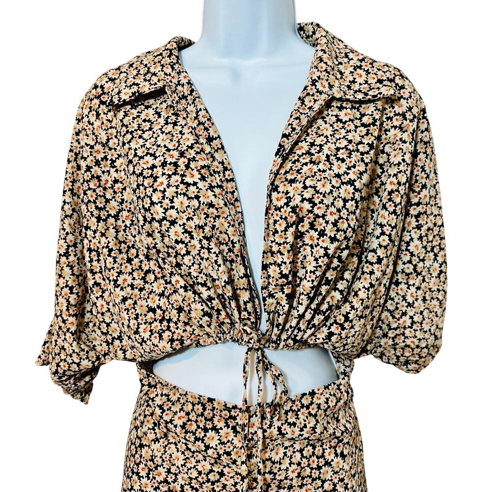 Plus Size Ditsy Floral Cut Out Shirt Dress - Picture 3 of 5